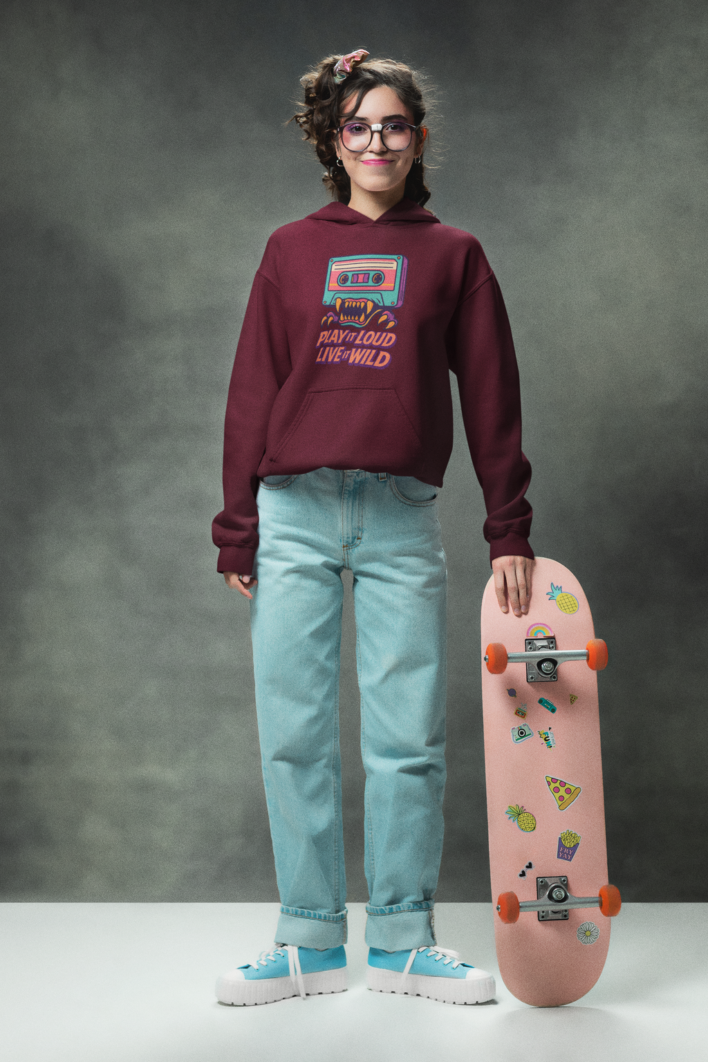 Sudadera "Play Loud, Live Wild"