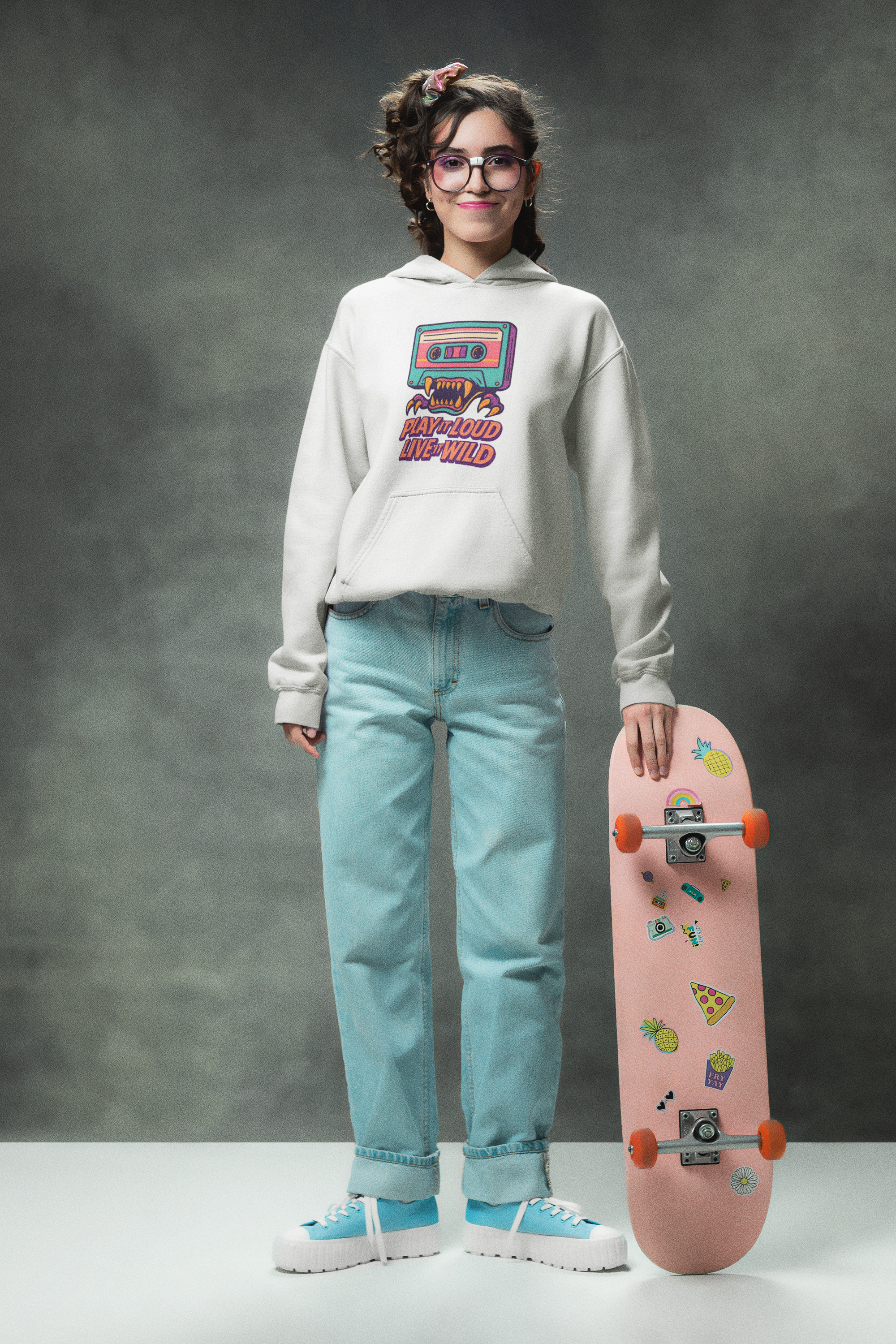 Sudadera "Play Loud, Live Wild"