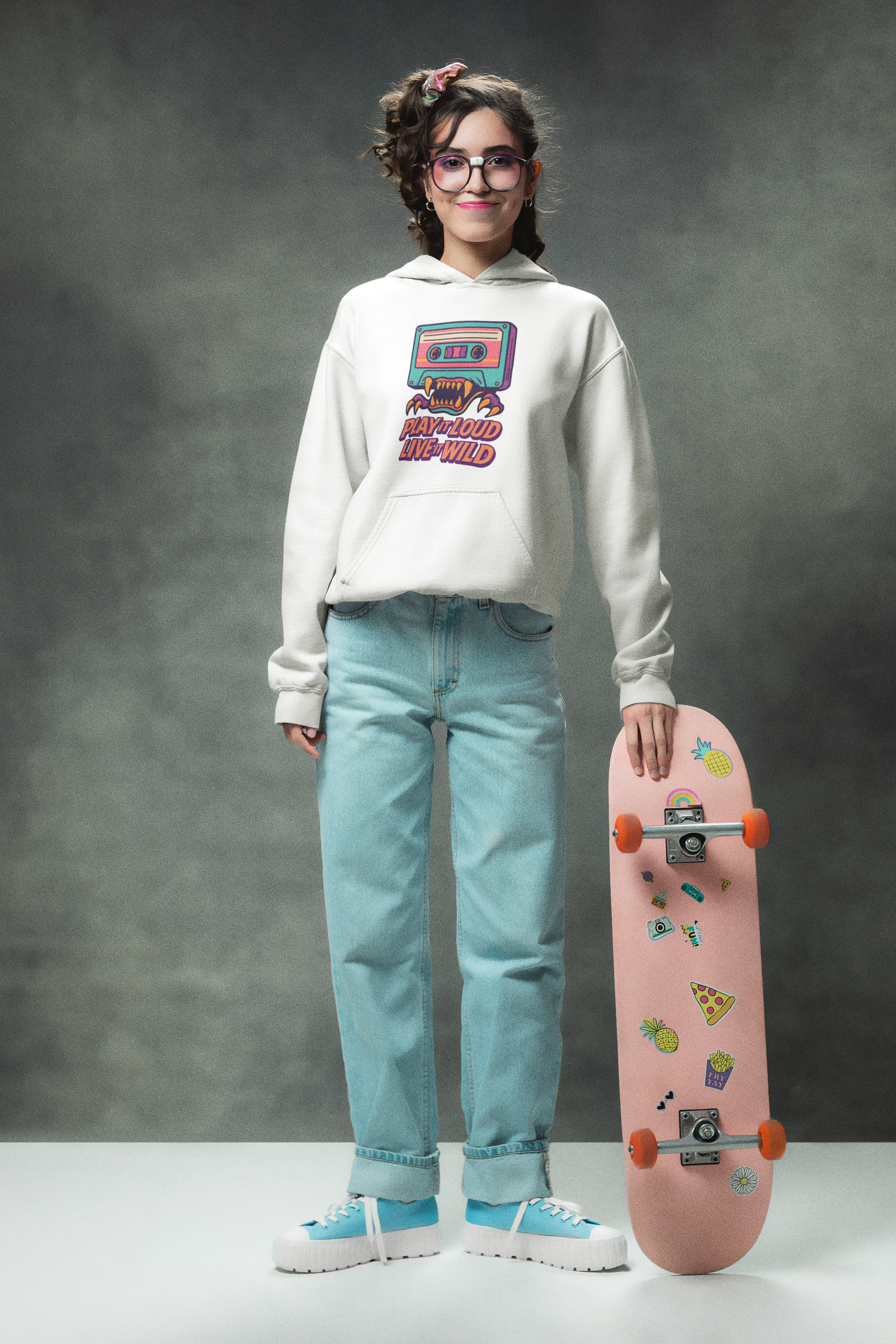 Sudadera "Play Loud, Live Wild"