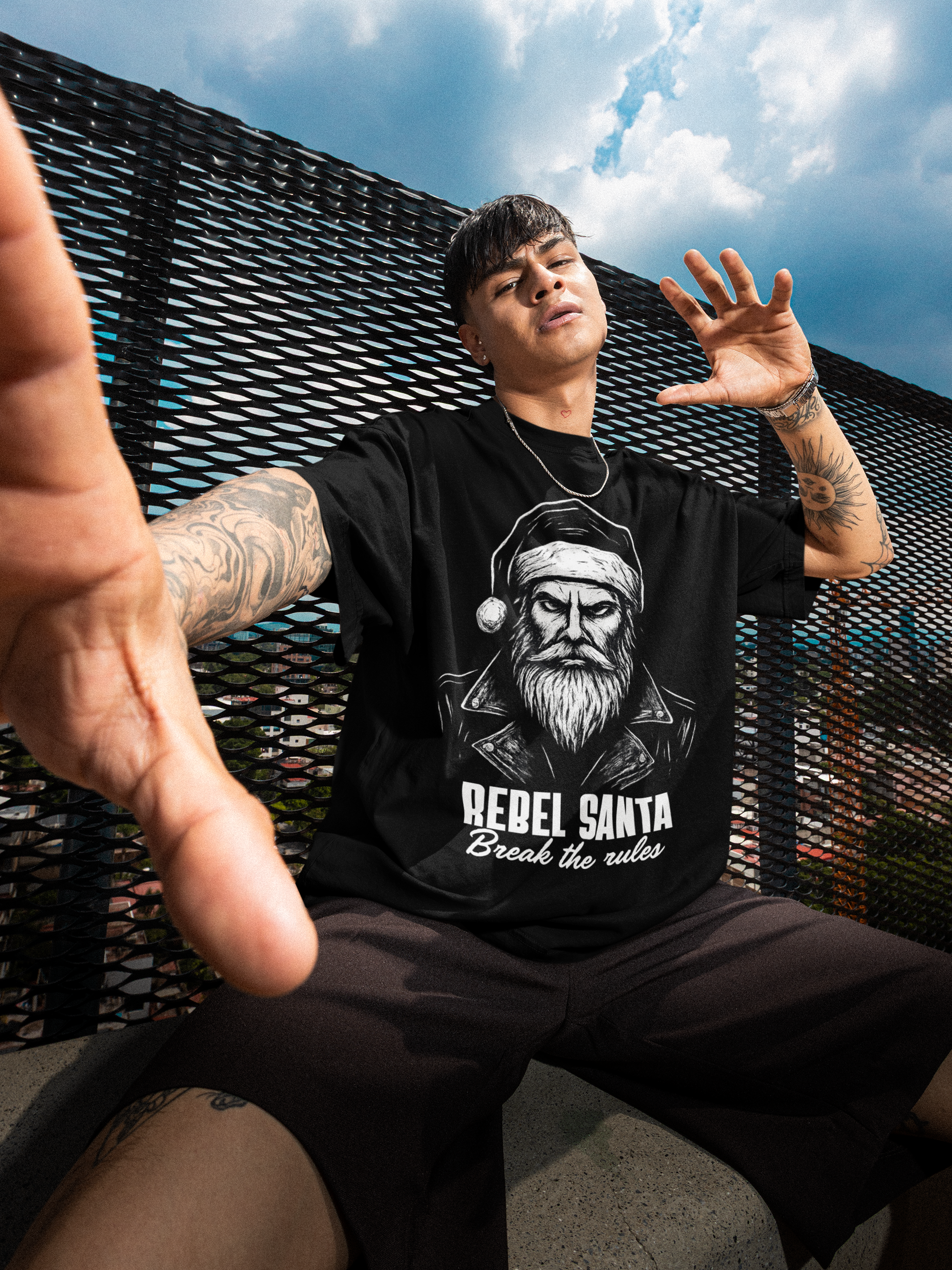 Playera Oversize Rebel Santa